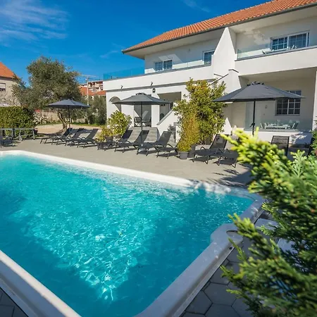 Royal Choice With Pool Apartment Zadar