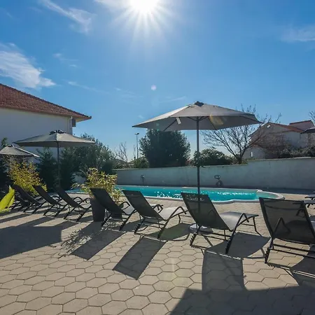 Apartment Royal Choice With Pool Zadar