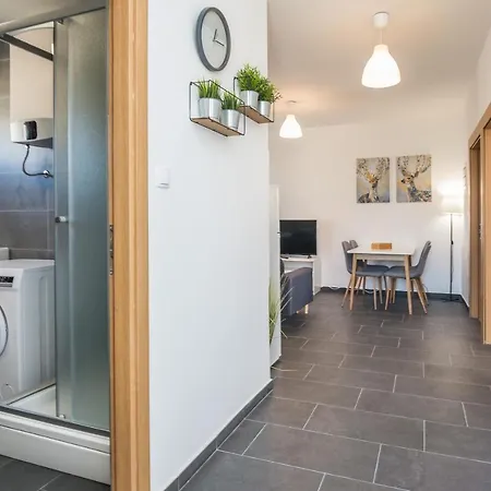 Royal Choice With Pool Apartment