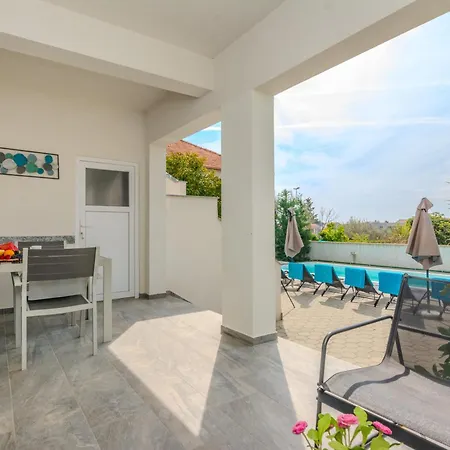 Royal Choice With Pool Apartament *