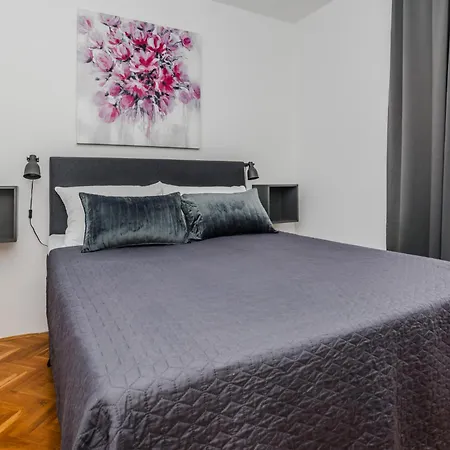 Apartment Royal Choice With Pool Zadar