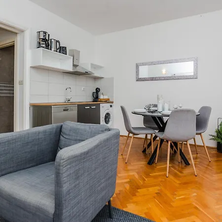 Apartment Royal Choice With Pool