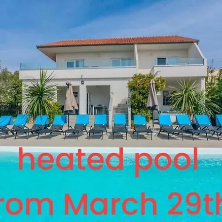 Apartment Royal Choice With Pool