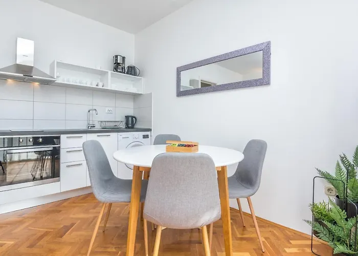 Royal Choice With Pool 公寓 扎达尔