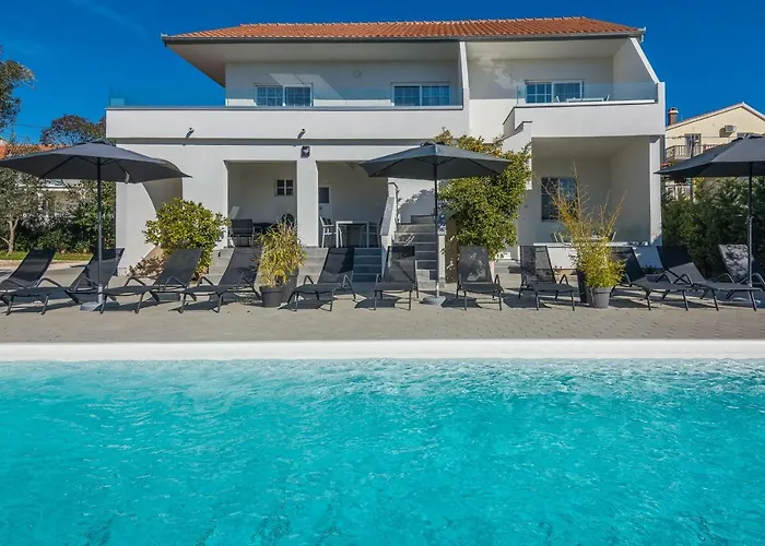 Royal Choice With Pool Ζαντάρ