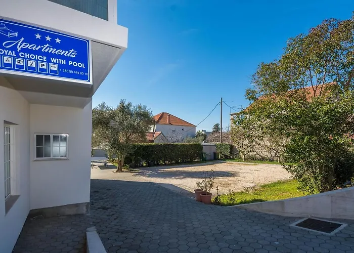 Royal Choice With Pool *