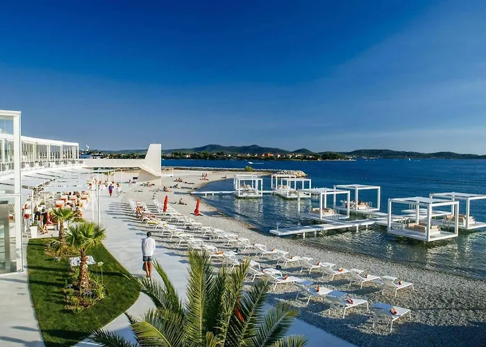 Royal Choice With Pool 扎达尔