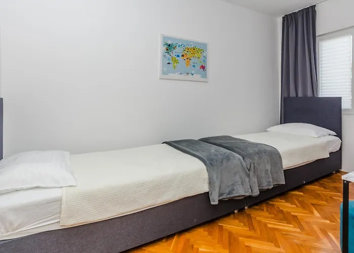 Royal Choice With Pool 扎达尔