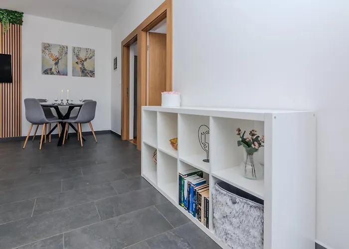 Royal Choice With Pool 公寓 *