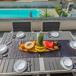 Royal Choice With Pool