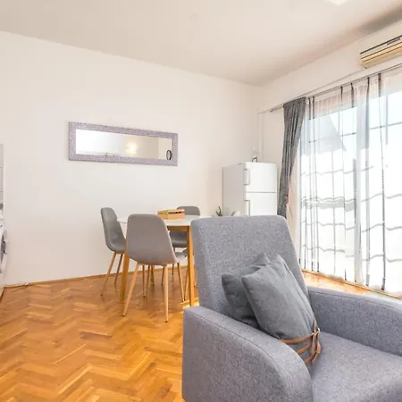 דירה Royal Choice With Pool זאדאר