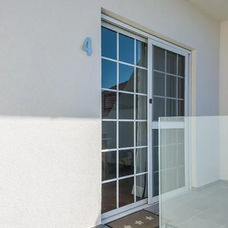 Royal Choice With Pool Апартаменти