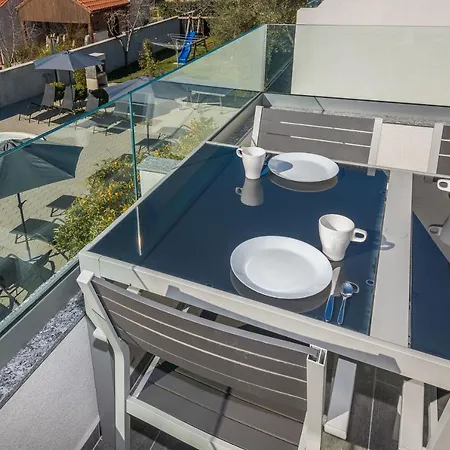 Royal Choice With Pool דירה