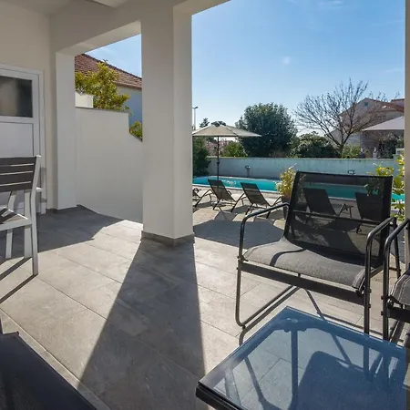 Royal Choice With Pool זאדאר