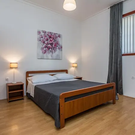 דירה Royal Choice With Pool זאדאר