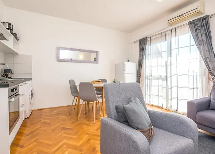 Apartment Royal Choice With Pool Zadar