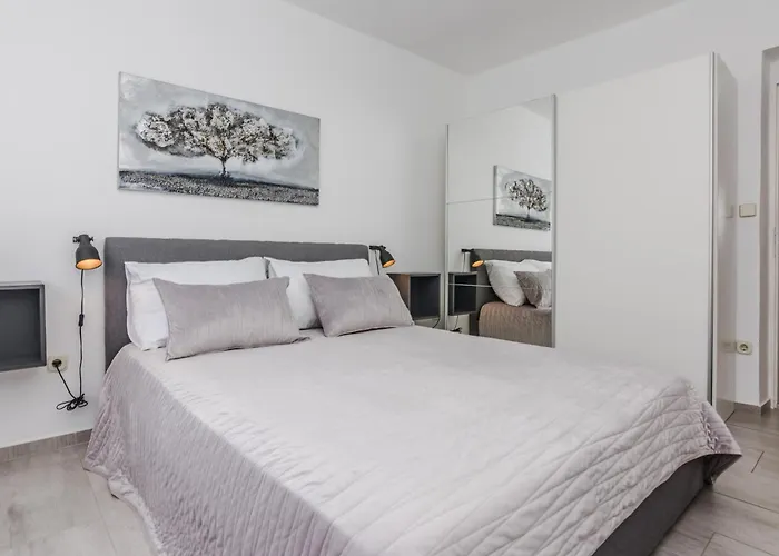 Royal Choice With Pool * Zadar