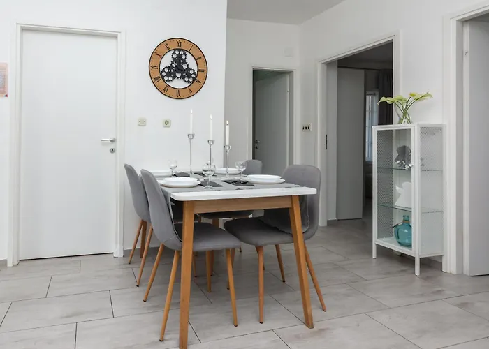 Royal Choice With Pool Appartement *